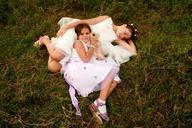 sisters-love-dress-white-hug-929170.jpg