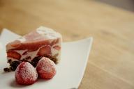 strawberry-cake-cake-after-594170.jpg