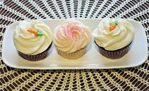 cupcakes-frosting-carrot-cake-926993.jpg