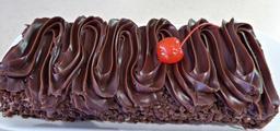 chocolate-cake-frosting-walnuts-764853.jpg