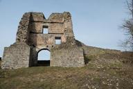 basket-case-gateway-desolate-castle-834602.jpg