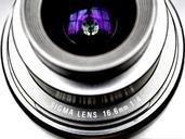 lens-macro-photography-optical-933718.jpg