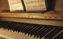 piano-keyboard-instrument-music-933554.jpg