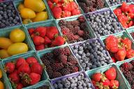 farmers-market-berries-fruit-1311017.jpg