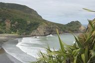 piha-new-zealand-mountain-ocean-325541.jpg