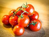 tomatoes-tomato-datailaufnahme-949086.jpg