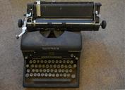 typewriter-vintage-1181813.jpg