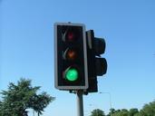 traffic-lights-uk-sunshine-blue-sky-643304.jpg