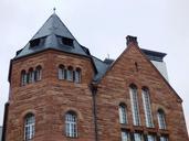 castle-brick-shutters-kamienica-1100706.jpg