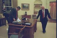 President_Bush_and_Vice_President_Cheney_in_the_Oval_Office.jpg