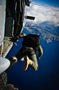 parachute-skydiving-parachuting-704442.jpg