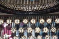 typewriter-qwert-keys-type-office-1108150.jpg