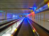 airport-treadmill-385033.jpg