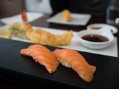 sushi-sake-nigiri-food-699337.jpg