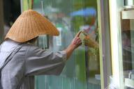 korea-seoul-man-window-hat-344617.jpg