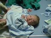 new-born-hospital-baby-boy-born-702548.jpg