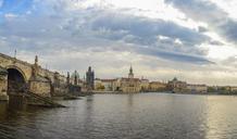 prague-lamps-detail-streets-places-218780.jpg