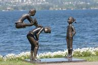 kirkland-waterfront-statue-kids-835064.jpg