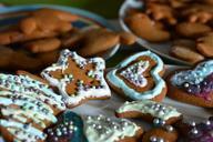 gingerbread-burning-decorating-1091543.jpg