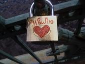 lock-love-railing-bridge-peter-258601.jpg