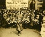 Womens_Social_&amp;_Political_Union_(WSPU)_Fife_and_Drum_band_marching,_1909..jpg