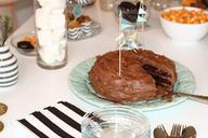 chocolate-cake-marshmallows-glass-720523.jpg