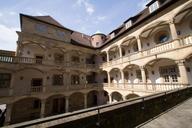 stuttgart-courtyard-columnar-642376.jpg