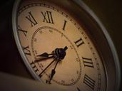 clock-nostalgic-dark-old-shadow-1185399.jpg