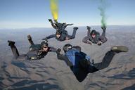 skydiving-free-fall-team-parachute-603646.jpg