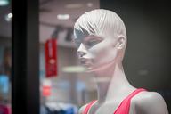 mannequin-shopping-mall-shop-906735.jpg