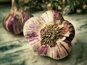 garlic-aromatic-smell-mediterranean-139660.jpg