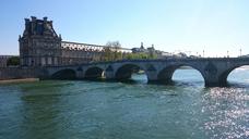 sena-louvre-bridge-paris-1447106.jpg