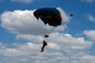 skydiving-sport-extreme-sports-646489.jpg