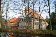 castle-water-middle-ages-germany-642263.jpg