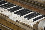 piano-instrument-music-462322.jpg