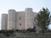 castle-italy-monte-649220.jpg