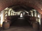 wine-cave-old-cave-cave-cellar-1008999.jpg