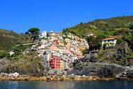 cinque-terre-houses-colors-rocks-929397.jpg