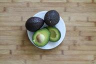 avocado-fresh-green-vegetarian-raw-1386755.jpg