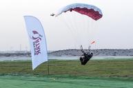 skydiving-extreme-sports-landing-1422184.jpg