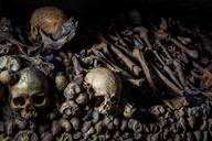 catacombs-underground-ossuaries-901362.jpg