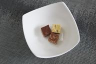 chocolates-chocolate-nibble-candy-623138.jpg