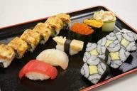 sushi-japan-cuisine-569883.jpg